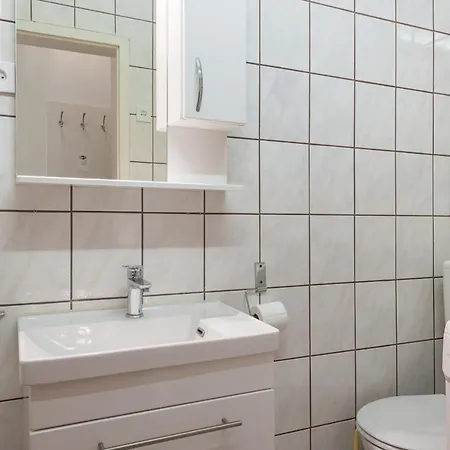11319a Apartment *