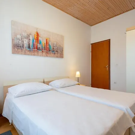 11319a Apartment